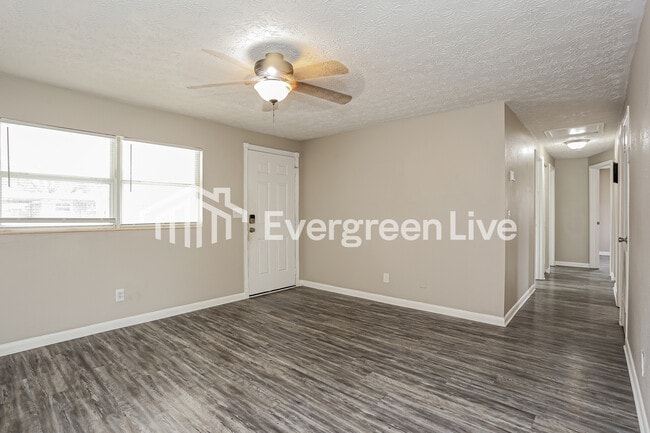 327 Bonnlyn Dr in Orange Park, FL - Building Photo - Building Photo