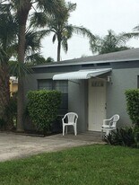 1924 Harding St, Unit 1 in Hollywood, FL - Building Photo