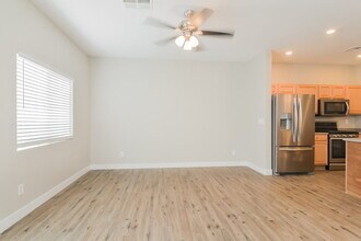 1529 Roping Reed Ct in Henderson, NV - Foto de edificio - Building Photo