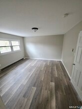 9 Peggy Ln in East Lyme, CT - Building Photo - Building Photo