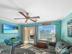 9520 Seawall Blvd in Galveston, TX - Foto de edificio - Building Photo