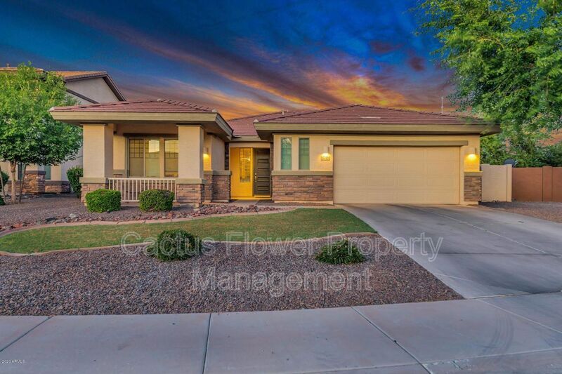 4745 S Southwind Dr in Gilbert, AZ - Building Photo