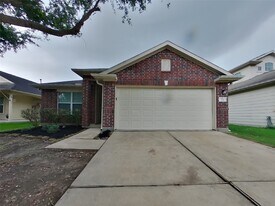 715 Pequin Rd in Crosby, TX - Building Photo