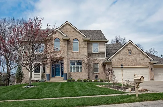 property at 3639 E Jackson Ct