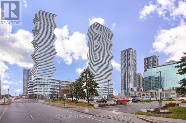 3900 Confederation Pkwy in Mississauga, ON - Building Photo - Building Photo