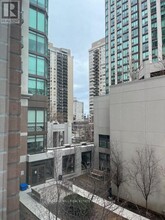 320-320 Tweedsmuir Ave in Toronto, ON - Building Photo - Building Photo