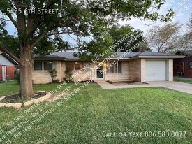 5435 6th St in Lubbock, TX - Building Photo