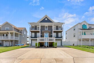 115 Grandview Dr in Hampton, VA - Foto de edificio - Building Photo