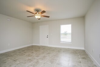 1193 Venus Lp in La Belle, FL - Building Photo - Building Photo