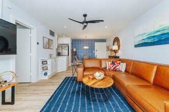 2970 NE 16th Ave, Unit 202 in Oakland Park, FL - Building Photo - Building Photo