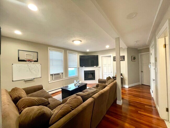 145 L St, Unit 2