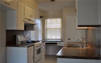 1810 Teton Dr in Austin, TX - Building Photo - Building Photo