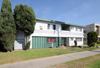 1001 W La Palma Ave in Anaheim, CA - Building Photo - Building Photo