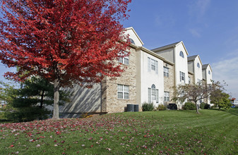 College Court in Appleton, WI - Building Photo - Building Photo