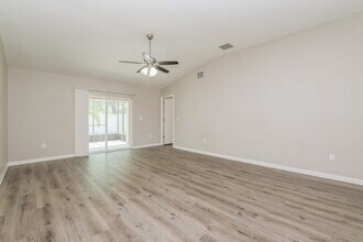 11601 Addison Chase Dr in Riverview, FL - Building Photo - Building Photo