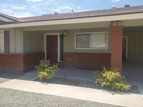 2512 E Golden St in Mesa, AZ - Foto de edificio - Building Photo