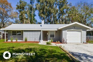 2839 Hope St in Sarasota, FL - Building Photo