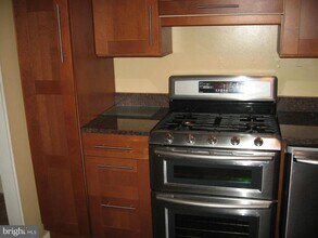 11410 Cherry Hill Rd in Silver Spring, MD - Building Photo - Building Photo