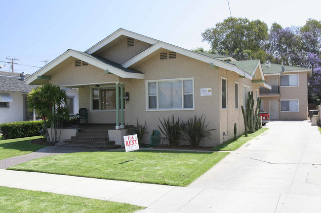 842-844 Freeman Ave in Long Beach, CA - Foto de edificio - Building Photo