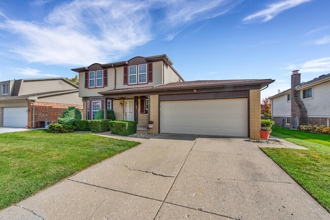 197 Kings Way in Canton Township, MI - Building Photo - Building Photo