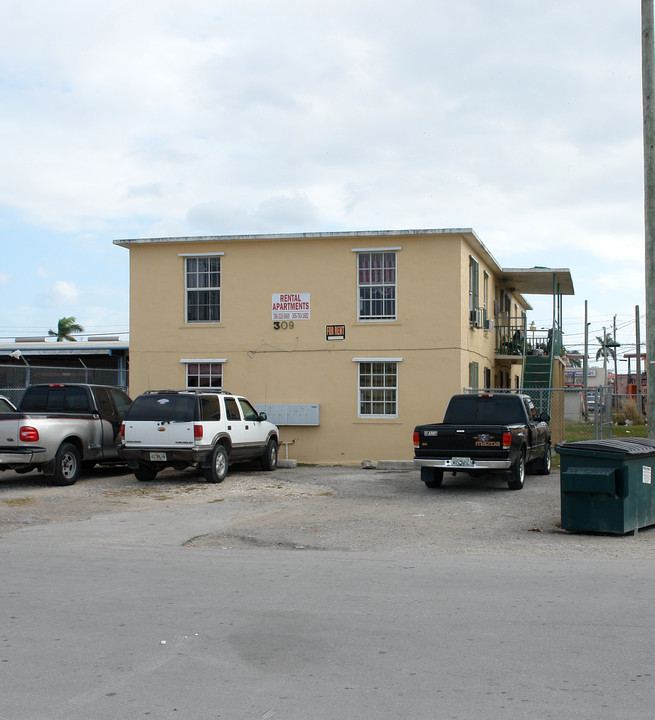 309 SW 5th Ave in Homestead, FL - Building Photo