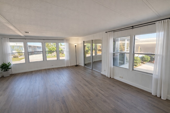 204 52nd Ave Terrace E in Bradenton, FL - Foto de edificio - Building Photo