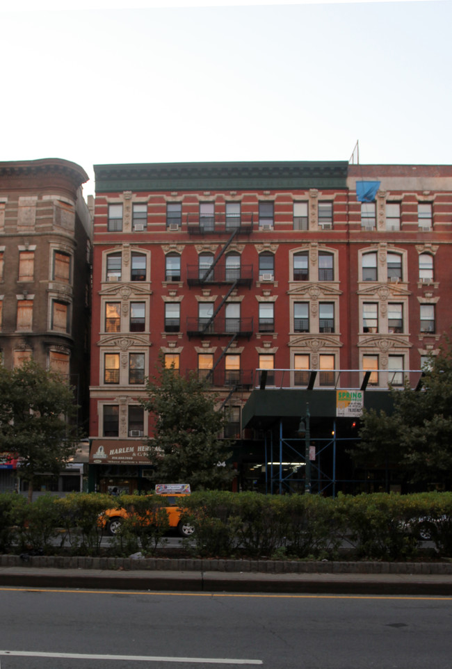 104 Malcolm X Blvd in New York, NY - Foto de edificio - Building Photo