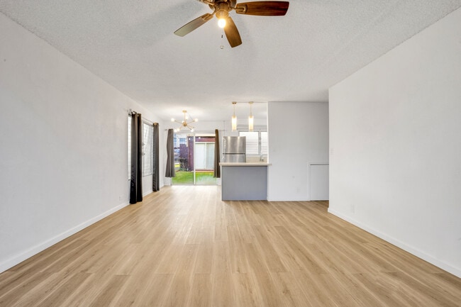 851 Ala Lilikoi St in Honolulu, HI - Building Photo - Building Photo