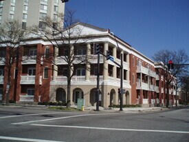 450 W Princess Anne Rd in Norfolk, VA - Building Photo