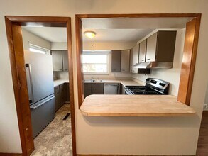 1021 W Virginia Ave in Dunbar, WV - Building Photo - Building Photo