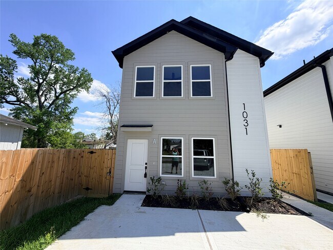 property at 1031 North Ln