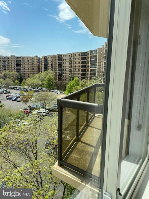 8380 Greensboro Dr in McLean, VA - Building Photo - Building Photo