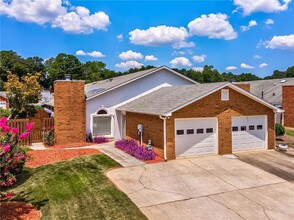 215 Arbor Way, Unit Standard Renovated in Fayetteville, GA - Building Photo - Building Photo