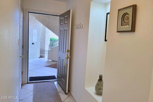 10080 E Mountain View Rd in Scottsdale, AZ - Building Photo