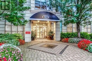 442 Maple Ave in Burlington, ON - Building Photo