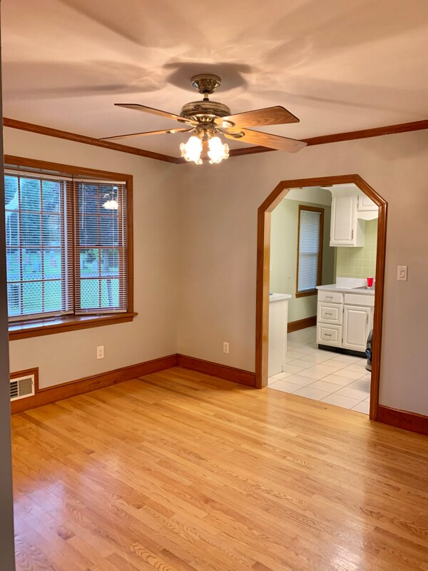 239 Grove St in Waltham, MA - Building Photo - Building Photo