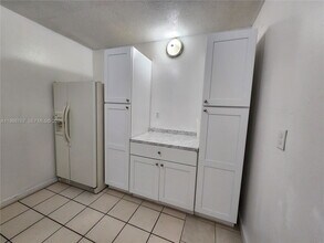 16311 SW 102nd Ct in Miami, FL - Foto de edificio - Building Photo