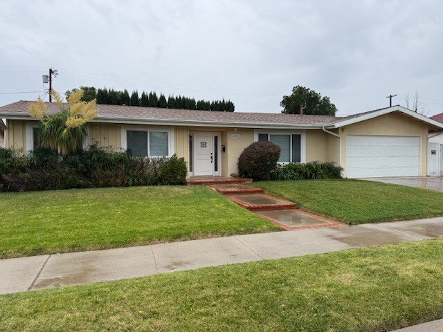 23056 Lanark St in Canoga Park, CA - Building Photo - Building Photo