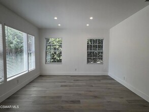 4934 Enfield Ave in Los Angeles, CA - Building Photo - Building Photo