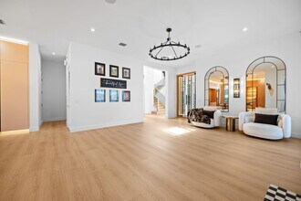 5735 SW 104th Terrace in Cooper City, FL - Foto de edificio - Building Photo