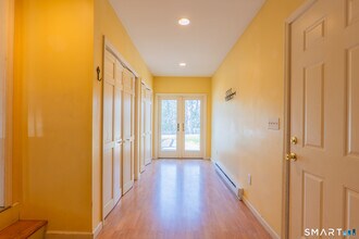 9 Pleasant St in Bethel, CT - Building Photo - Building Photo