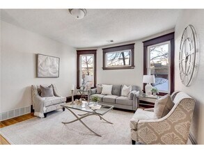 2105 N Aldrich Ave in Minneapolis, MN - Building Photo - Building Photo