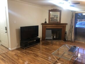 505 Oppenheimer Dr, Unit 202 in Los Alamos, NM - Building Photo - Building Photo