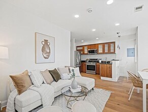 115 Rhode Island Ave NW, Unit 3 in Washington, DC - Foto de edificio - Building Photo