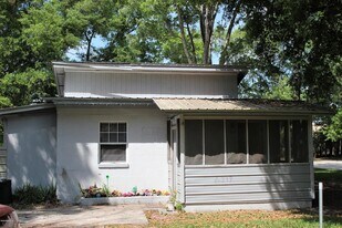 6317 Delacy Rd in Jacksonville, FL - Building Photo