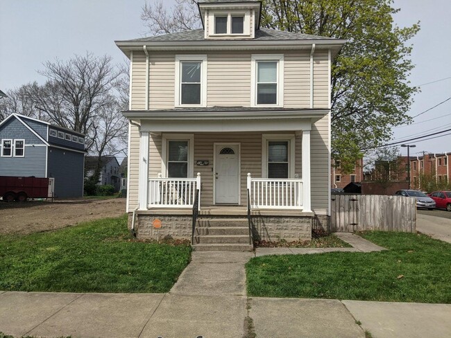 property at 1485 N 6th St