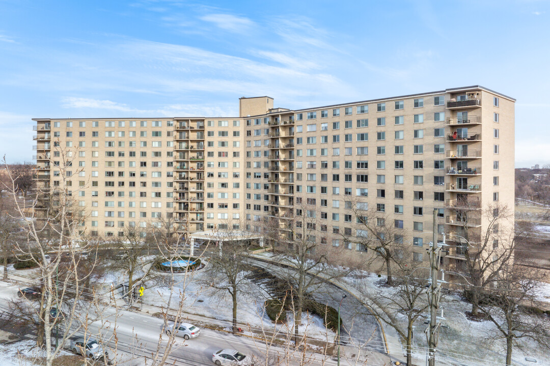 Winston Towers in Chicago, IL - Foto de edificio