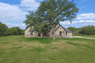 2084 Glenhollow Dr in Weatherford, TX - Building Photo - Building Photo