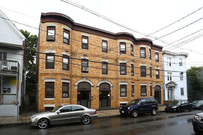 238 Chestnut St in Chelsea, MA - Foto de edificio - Building Photo