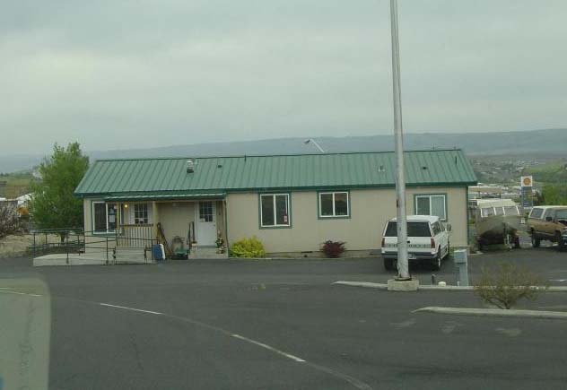 601 Airport Rd in Pendleton, OR - Building Photo